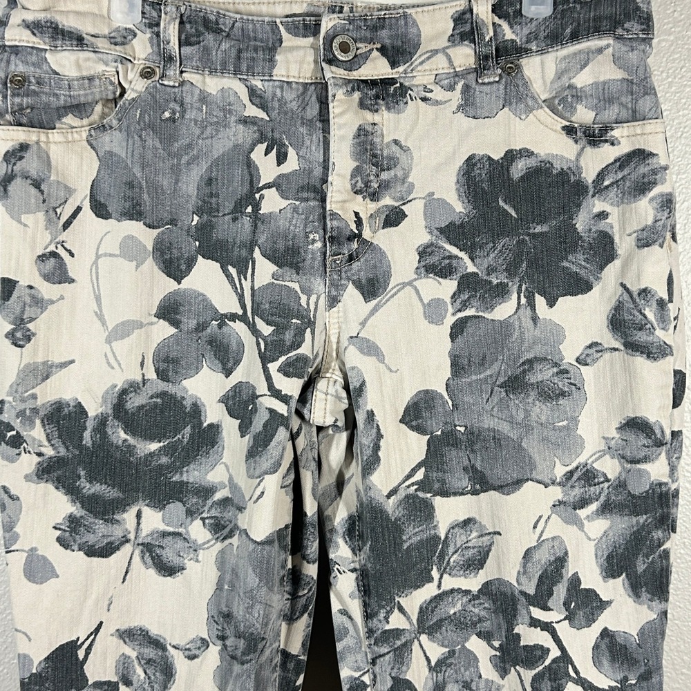 Chico's So Slimming Floral Rose Print Jeans Gray Cream Size 1.5 Regular